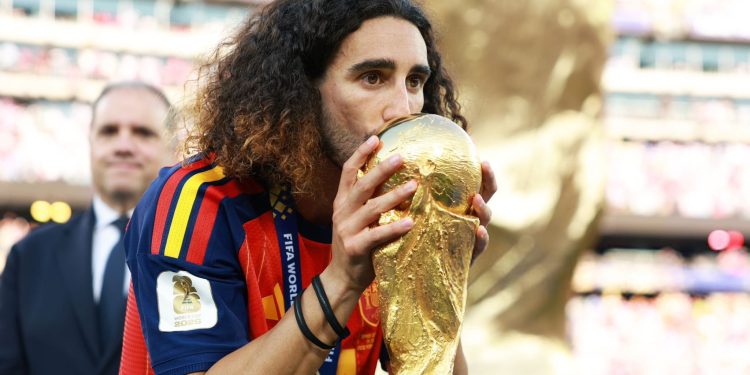 Marc Cucurella: el insólito récord del doble campeón del mundo en Nueva Jersey