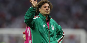 Arquero mexicano Guillermo Ochoa anuncia su retiro tras 22 años como profesional