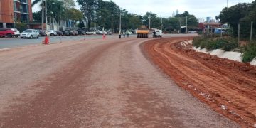 Avanzan obras del Corredor Vial Las Residentas con trabajos de imprimación sobre Gral. Aquino