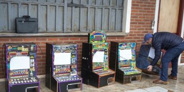 Destruyen tragamonedas incautadas en operativos contra juego ilegal en Encarnación