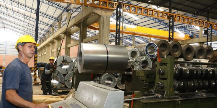 Más de 250 industrias fueron beneficiadas con importaciones por USD 237 millones