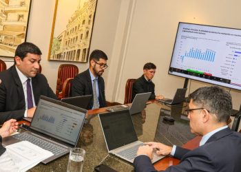 Economía paraguaya brilla en la región, pero las finanzas del Estado sienten el golpe de un dólar más barato y menos ingresos binacionales