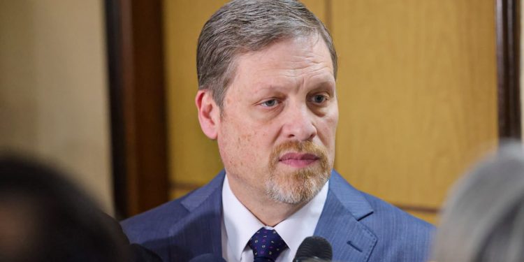 Confirman que Gustavo Leite se reincorporará al Senado el miércoles