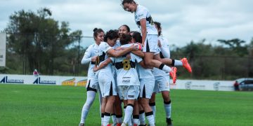 Olimpia derrotó nuevamente a Guarani y sigue al acecho de la cima