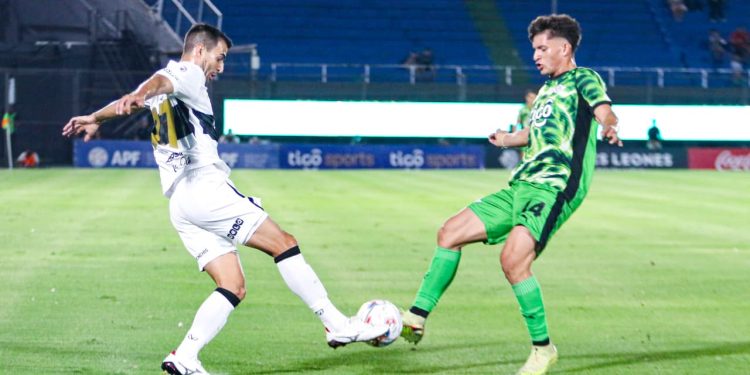 Con la corona puesta, Olimpia abre la defensa en un duelo que promete chispas