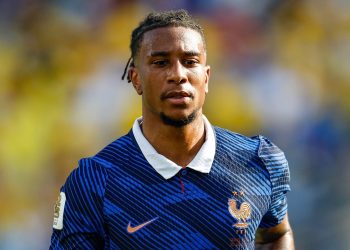 «Sentamos a Olise en la mesa de Platini y Zidane…y no está ni en la cocina»