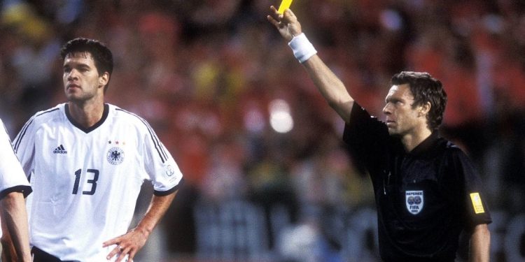 Oliver Kahn sugirió «repetir la final del 2002 contra Brasil» tras escándalo de Balogun