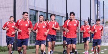 Alfaro va definiendo el equipo titular que enfrentará a Francia