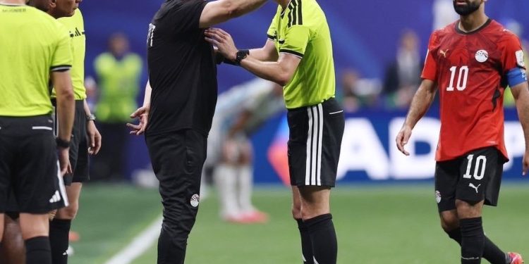 La Federación egipcia duda de la «imparcialidad» del VAR en el partido contra Argentina