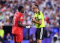 IFAB aclara y concluye que la tarjeta roja para Embolo de Suiza en el Mundial fue errónea