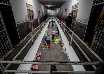 Incautan cerca de 500 celulares en penal de Coronel Oviedo e intervienen la cárcel