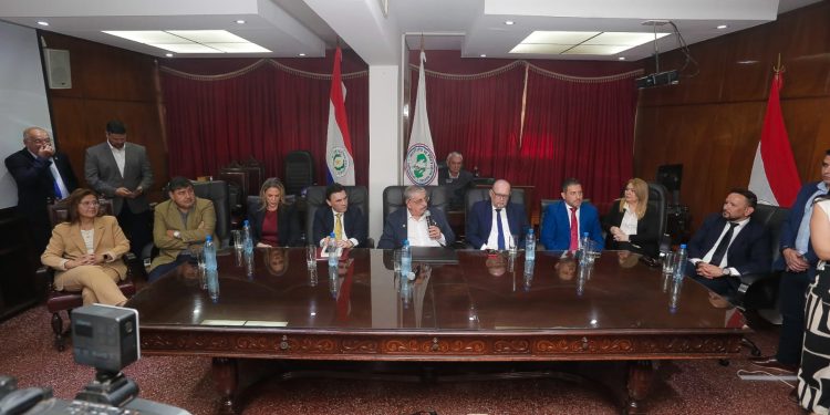 IPS y proveedores conforman mesa de trabajo para garantizar el abastecimiento de medicamentos