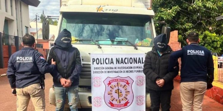 Simularon un asalto a un camión de encomiendas y terminaron detenidos en Itapúa