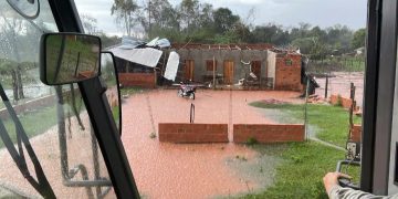 Temporal causa daños materiales en Paso Yobái