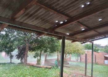 Temporal con granizada causa destrozos y destechamientos en Itapúa y Caazapá