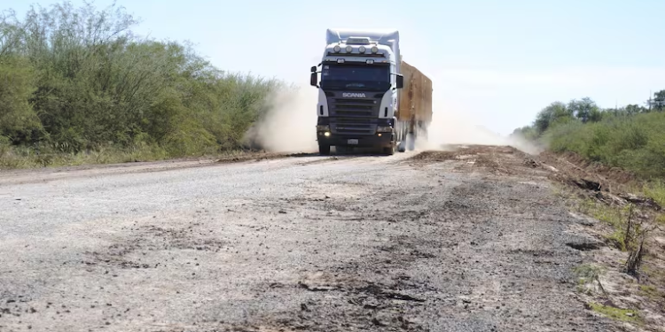 Transportistas advierten incremento de hasta 15% en fletes tras nueva mezcla de biodiésel