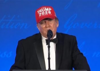 Trump ironizó sobre buscar un «cuarto mandato» presidencial