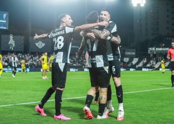 Libertad vence a Recoleta FC y se suma al lote de punteros