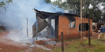Un menor de diez años fallece tras el incendio de su vivienda en Itapúa