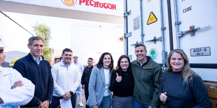 Santiago Peña destaca enorme potencial de Paraguay en el marco del primer envío de carne aviar a Taiwán