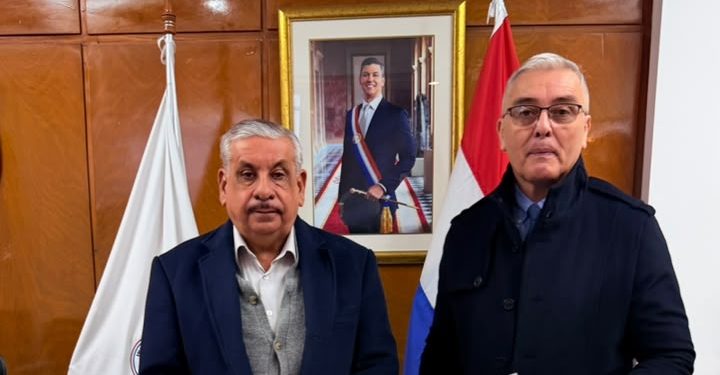 Asume nuevo director del Hospital 12 de Junio del IPS con el compromiso de fortalecer la atención