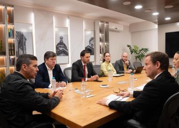 Presidente de la Corte y Santiago Peña abordan implementación del Registro Unificado Nacional