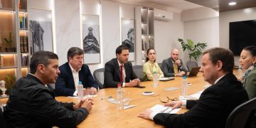 Presidente de la Corte y Santiago Peña abordan implementación del Registro Unificado Nacional