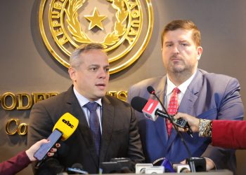 El Senado y la Contraloría acuerdan investigar esquemas de títulos académicos falsos