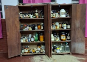Operativo especializado de bomberos neutraliza derrame de ácidos y sustancias tóxicas en un colegio de Misiones