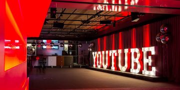 YouTube bloqueó transmisión de sesión del Senado por reclamo de FIFA
