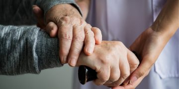 Las causas por violación del deber de cuidado a adultos mayores aumentaron un 25 %