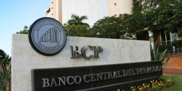 El BCP ajusta al alza la proyección del PIB, reduce el pronóstico de inflación y mantiene la tasa de interés en 5,50%
