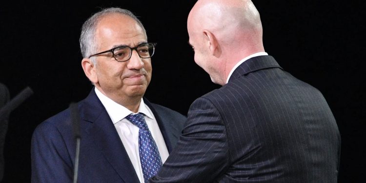 Asesor principal de la FIFA renuncia para protestar por el plan de capital privado de Infantino