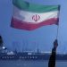 Irán advirtió con represalias a países que apoyen a EE.UU y mantiene cerrado Ormuz