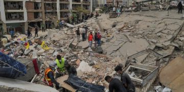 Aumenta a 3.899 la cifra de fallecidos tras los terremotos en Venezuela