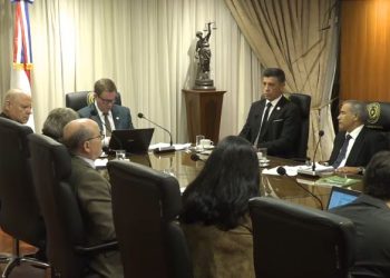 Fuerte cruce entre los ministros Víctor Ríos y Eugenio Jiménez Rolón por las competencias y jerarquías de las salas