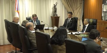 Fuerte cruce entre los ministros Víctor Ríos y Eugenio Jiménez Rolón por las competencias y jerarquías de las salas