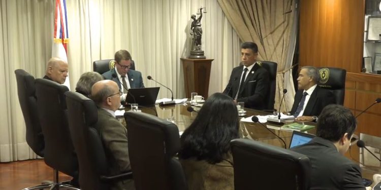 Fuerte cruce entre los ministros Víctor Ríos y Eugenio Jiménez Rolón por las competencias y jerarquías de las salas