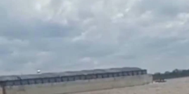 Hallan cuerpo del segundo tripulante desaparecido tras el trágico choque de una barcaza