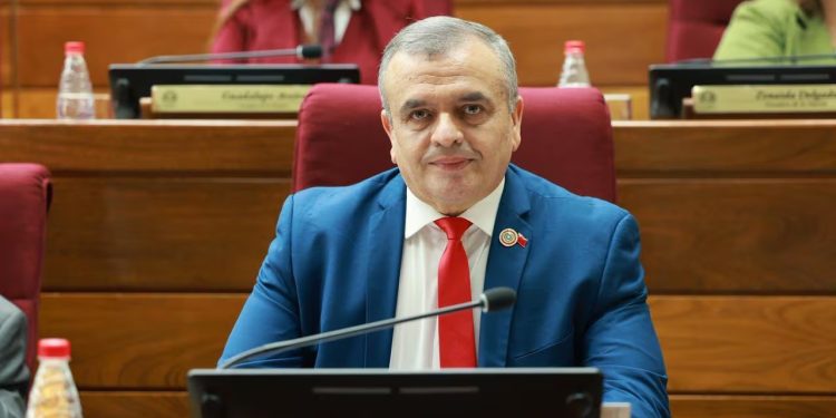 Carlos Liseras confirma fecha de retorno de Gustavo Leite al Senado