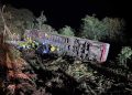 Ascienden a cuatro las víctimas fatales del vuelco de bus paraguayo en Brasil