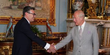 Asume nuevo primer ministro del Reino Unido y promete nuevo modelo económico