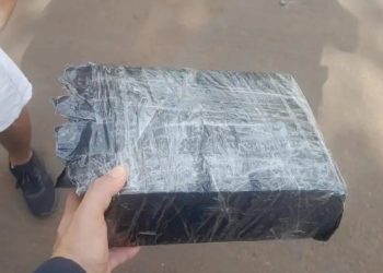 Estudiantes brasileños pagaron millones por adelgazante y recibieron un pedazo de ladrillo