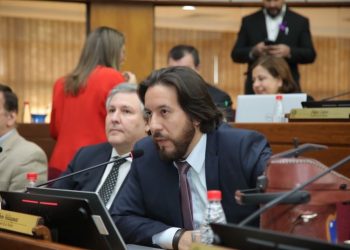 Senador denuncia persecución judicial contra Miguel Prieto y pide unidad de la oposición para el 2028