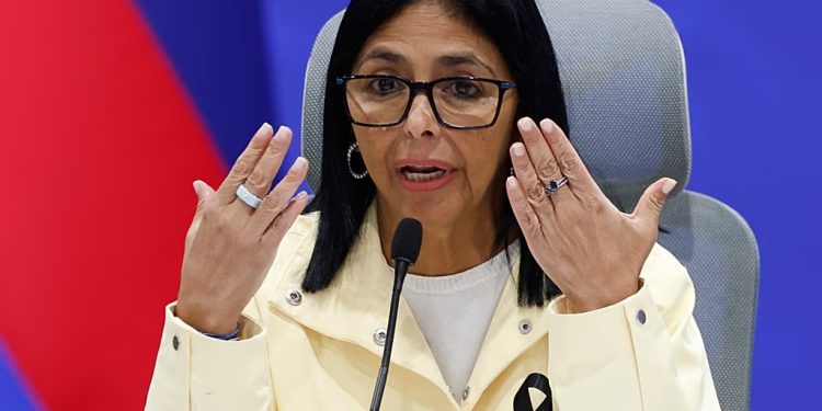 Gobierno de EE. UU. solicita inmunidad diplomática para Delcy Rodríguez y pide desestimar demanda civil en su contra