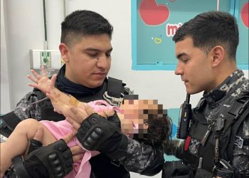 Agentes del Grupo Lince salvan a una niña en Luque tras aplicar la maniobra de Heimlich