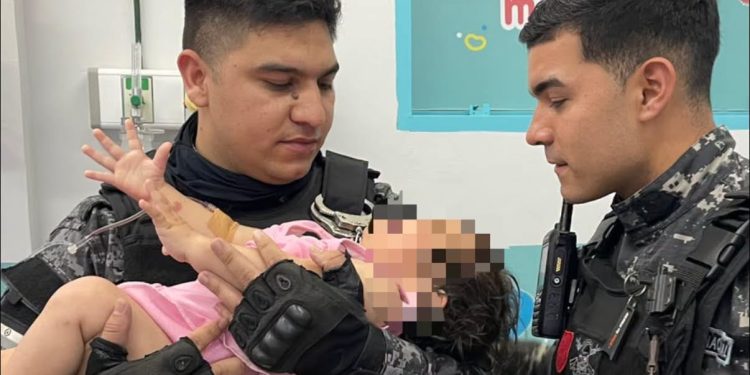 Agentes del Grupo Lince salvan a una niña en Luque tras aplicar la maniobra de Heimlich