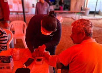Ministerio de Salud brinda asistencia preventiva a las personas albergadas en el refugio de la Costanera
