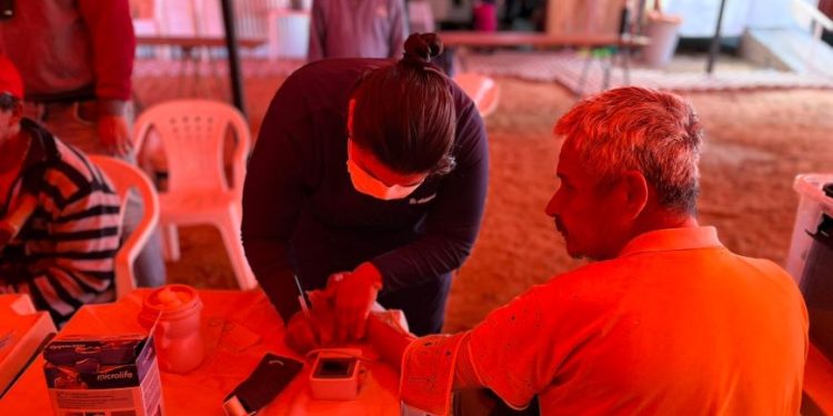 Ministerio de Salud brinda asistencia preventiva a las personas albergadas en el refugio de la Costanera
