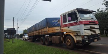 Un hombre perdió la vida al ser embestido por un camión